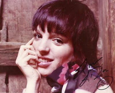 [Liza Minnelli 1970 signed photo.jpg]