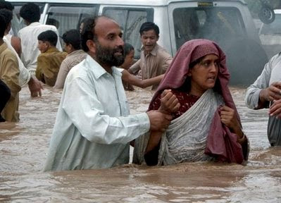 Officials: Floods kill at least 313 in Pakistan http://news-updations.blogspot.com/