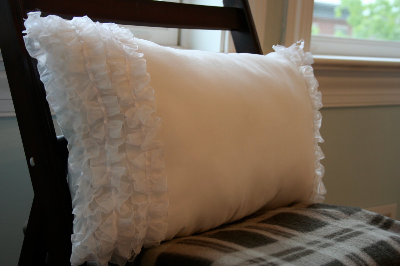 Myo Ruffle Pillow The Cheater S Version