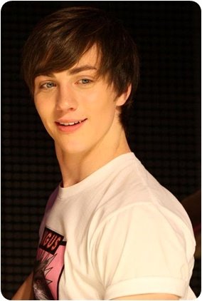 [aaron_johnson_1221261343.jpg]