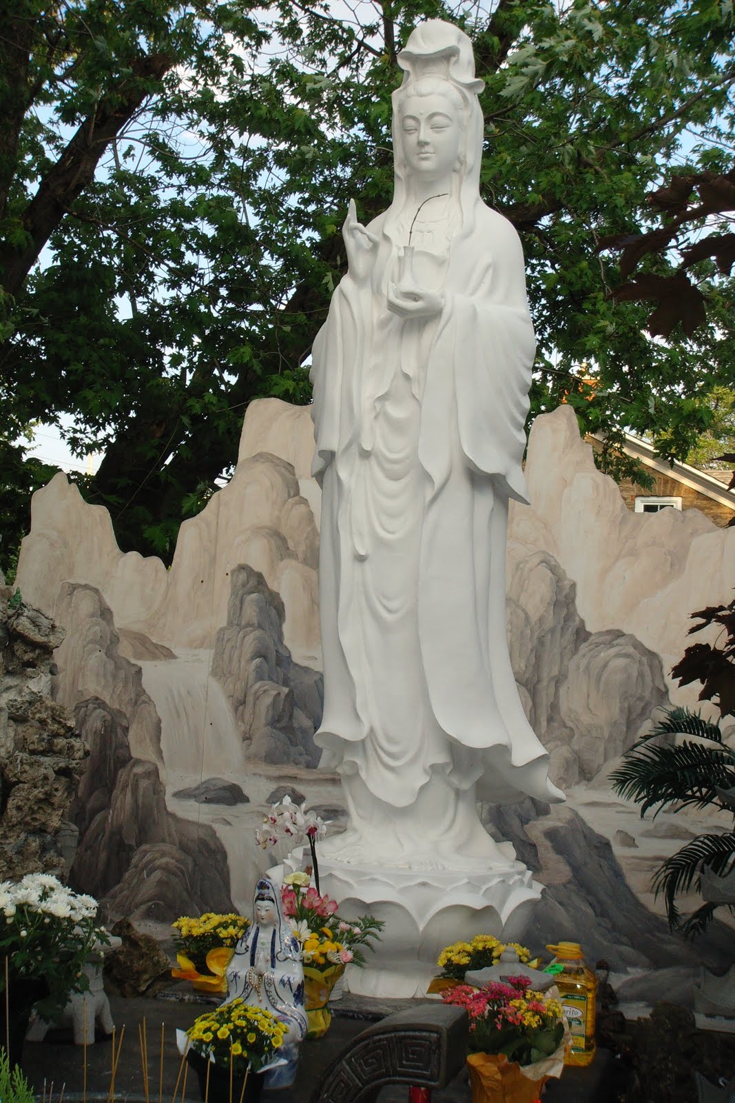 《法雲寺》恭迎 [世界和平之玉佛]
