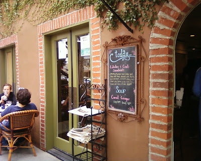 a restaurant patio in Los Feliz