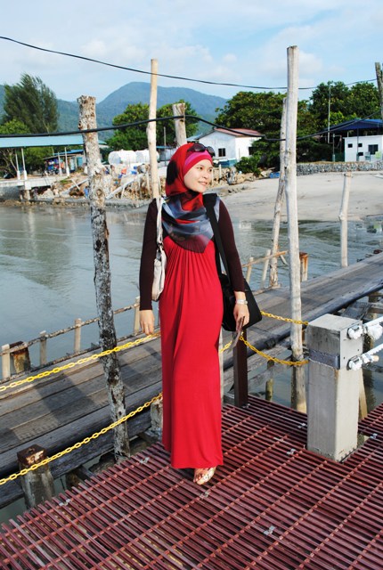 redshop maxi dress merah redshop maxi dress merah