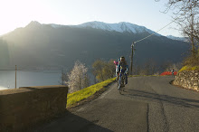 CICLISTI SUL LAGO