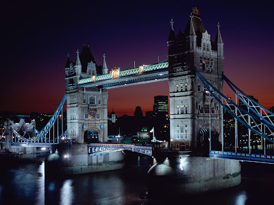 இங்லாந்து படங்கள்.. Tower+Bridge+at+Night,+London,+England