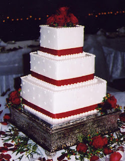 square and circular wedding cakes