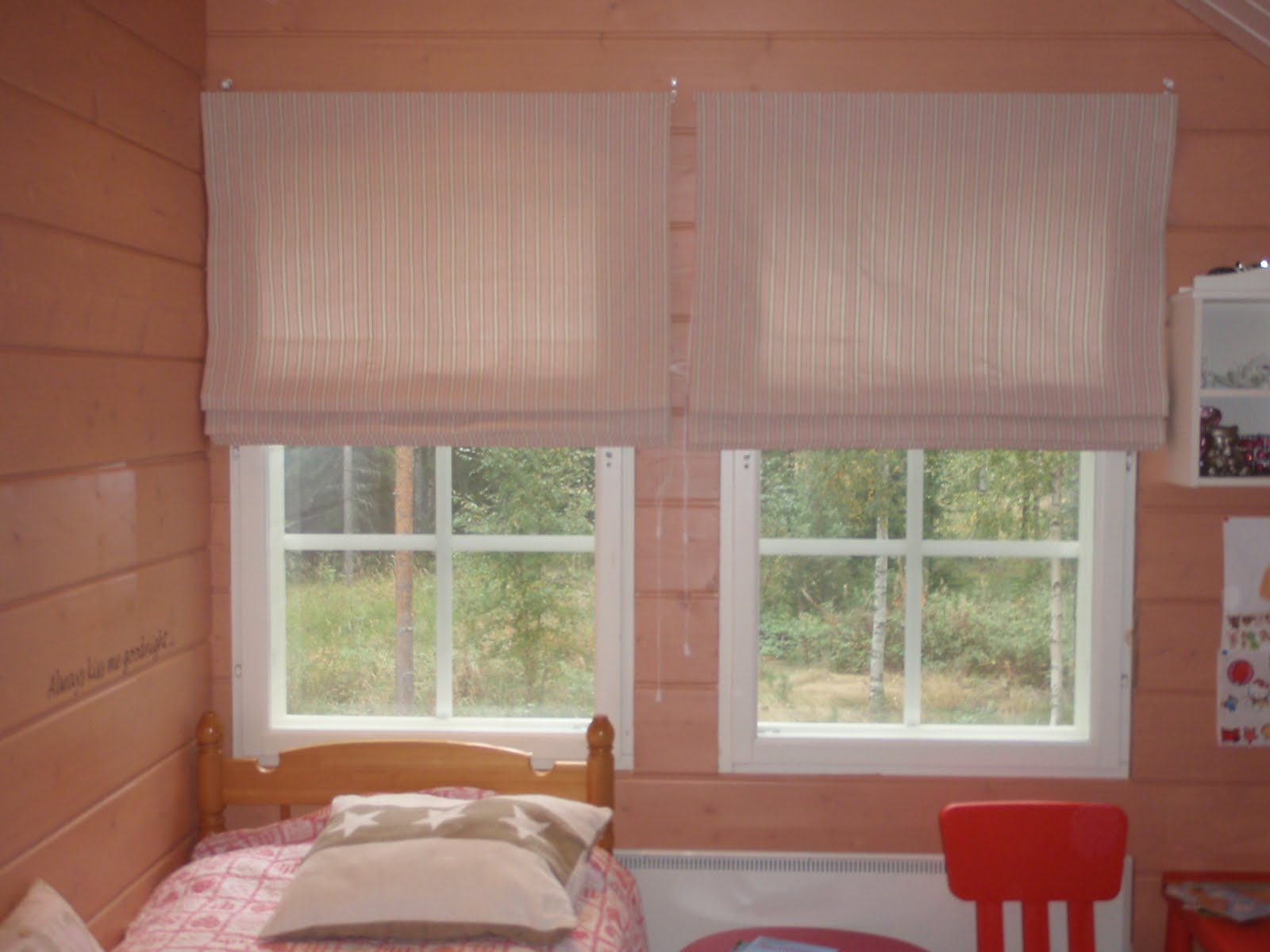 Kangastuholainen: Laskosverhot