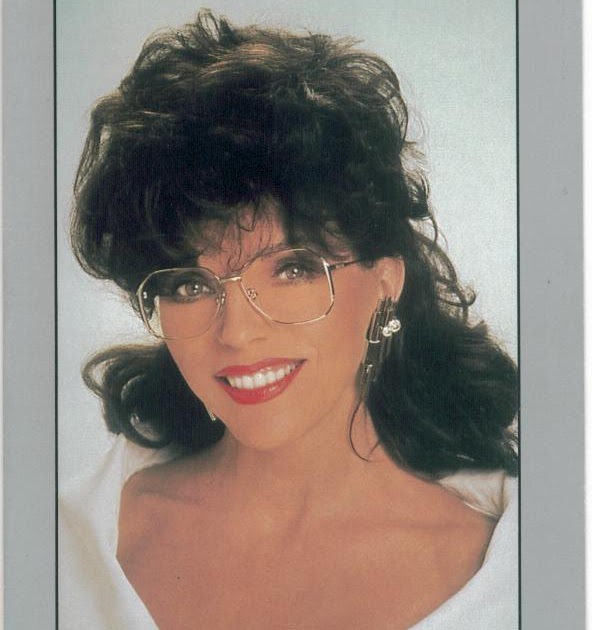 LEGENDARY DAME! PROMO FLASHBACK JOAN COLLINS EYEWEAR
