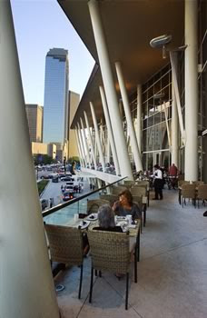 Artista at Hobby Center