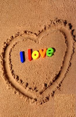 draw heart on sand