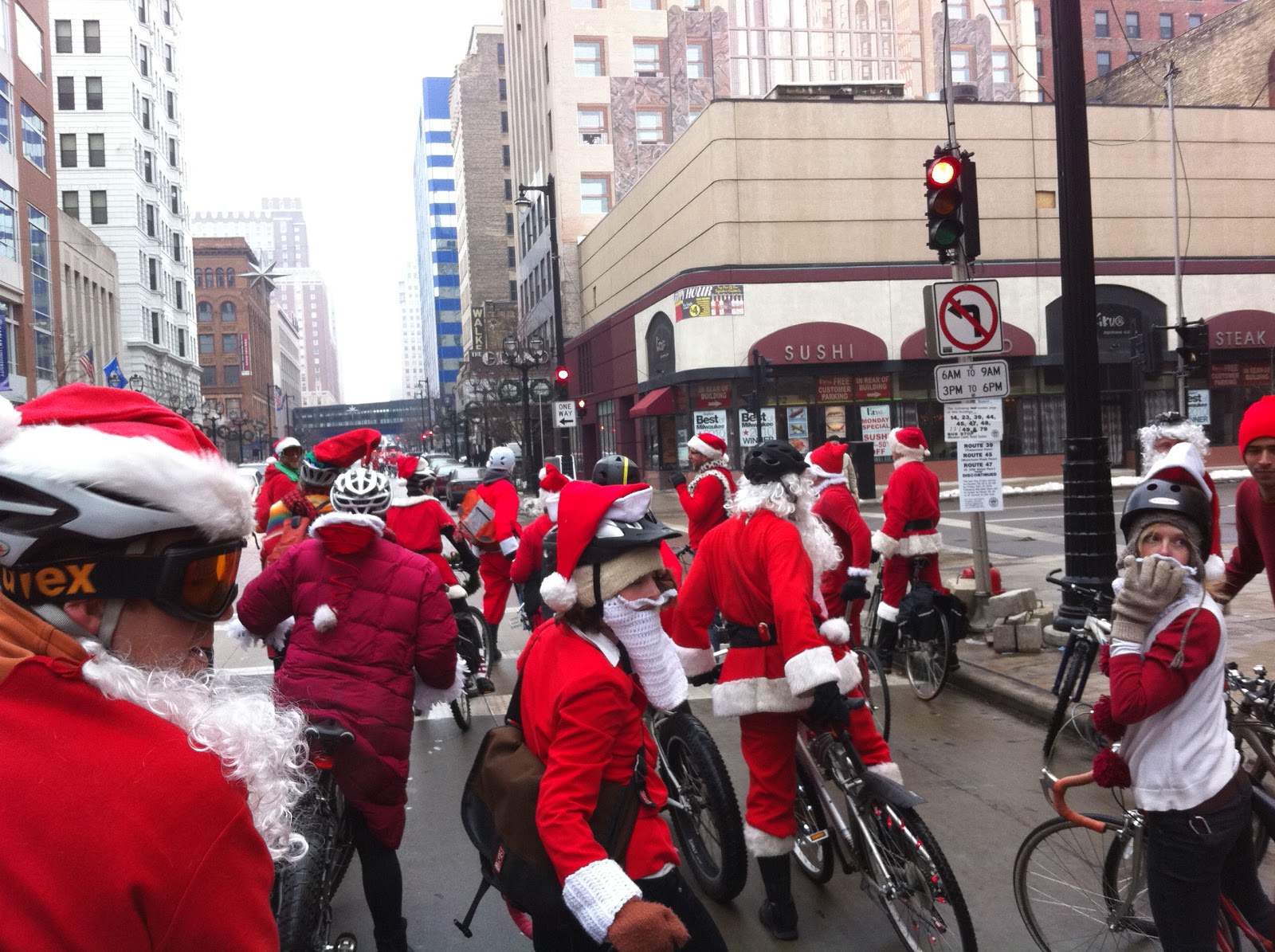 MADISON BIKE BLOG Milwaukee Santa Rampage Bike Ride