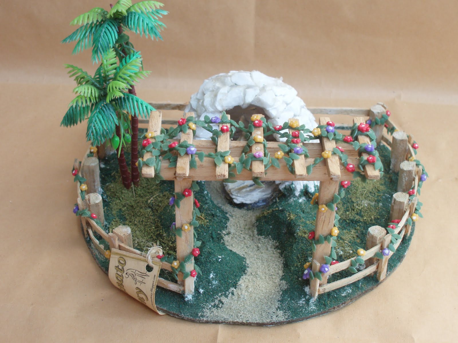 gruta de pedra para jardim:Gruta de Pedra Branca Modelo numero II Com Santa em Pedra Vinda de gruta de pedra para jardim:Gruta de Pedra Branca Modelo numero II Com Santa em Pedra Vinda de
