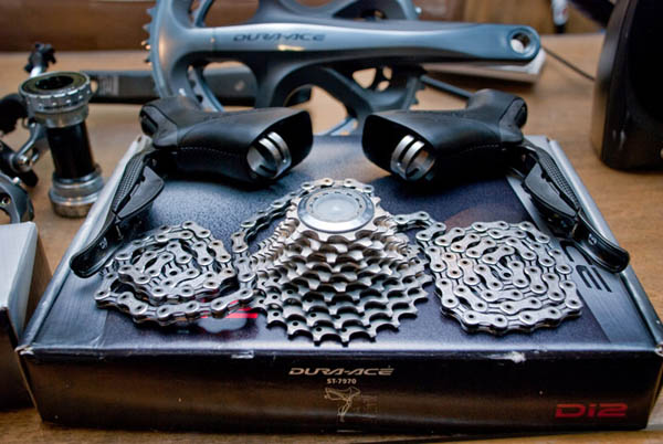 [shimano-di2-cassette-shifters.jpg]