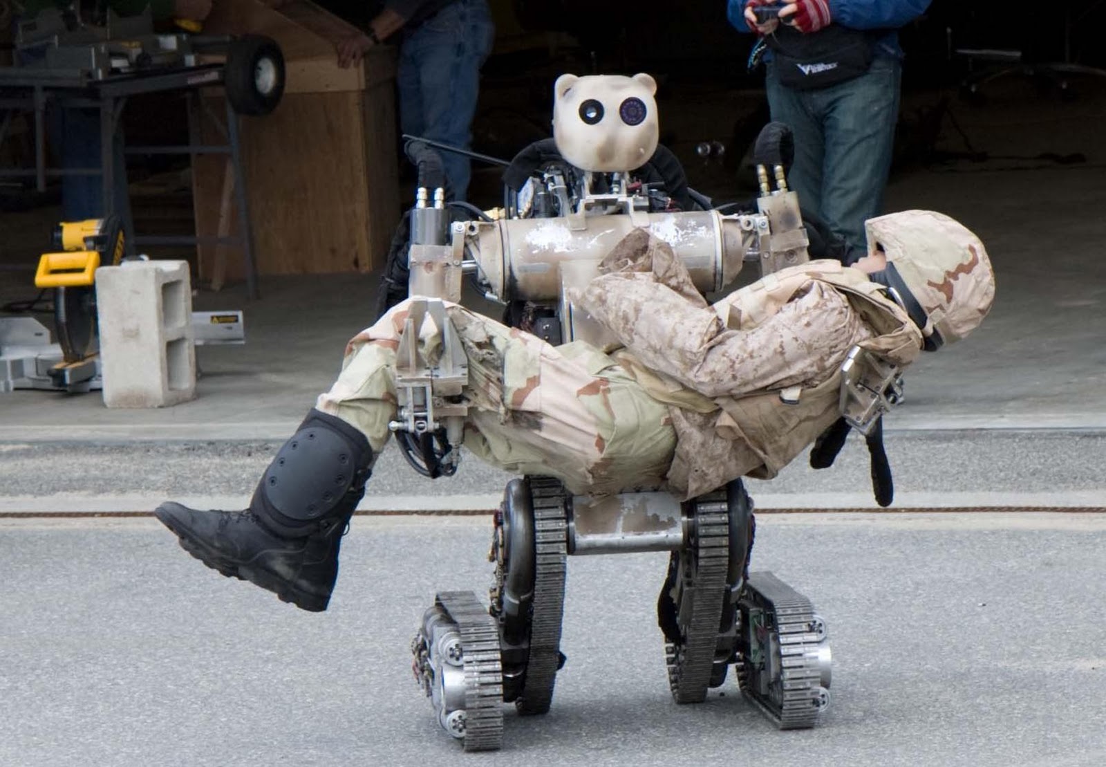 Tactical World Robots to rescue wounded on battlefield