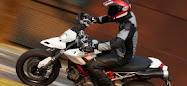 Ducati Hypermotard 1100: alle emozioni non si rinuncia. Subito tua a tasso zero e anticipo zero