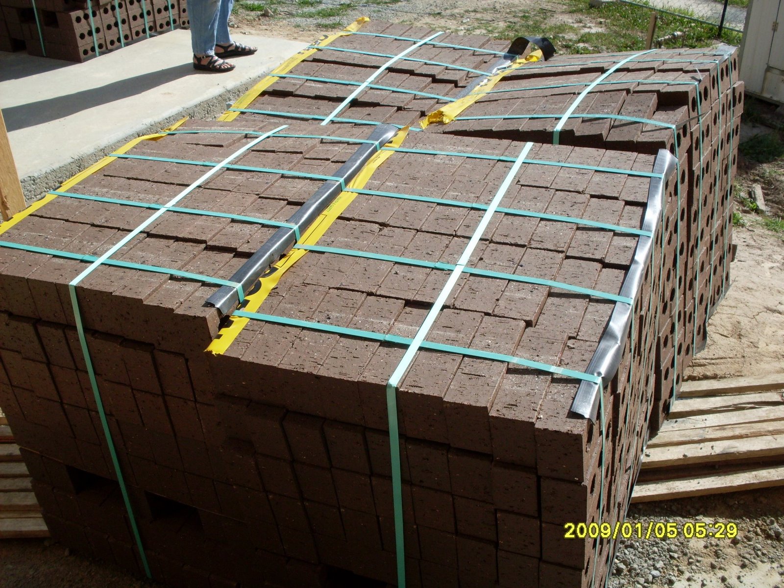 [Bricks_1.JPG]