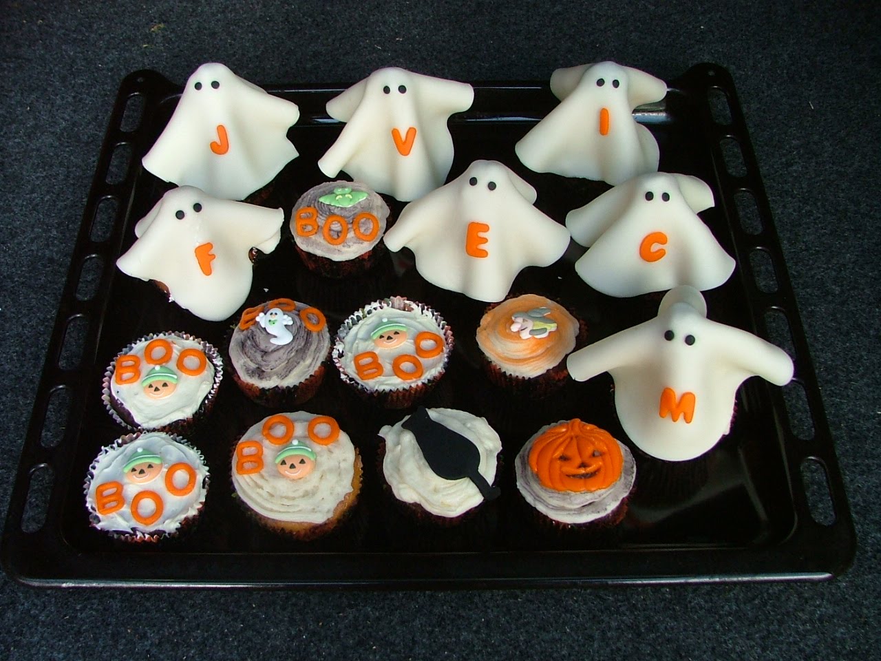 Jack-O-Lantern cupcake pan and stencils for your Halloween ...
