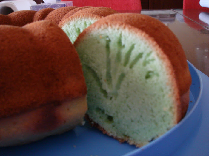 My first PANDAN CAKE....