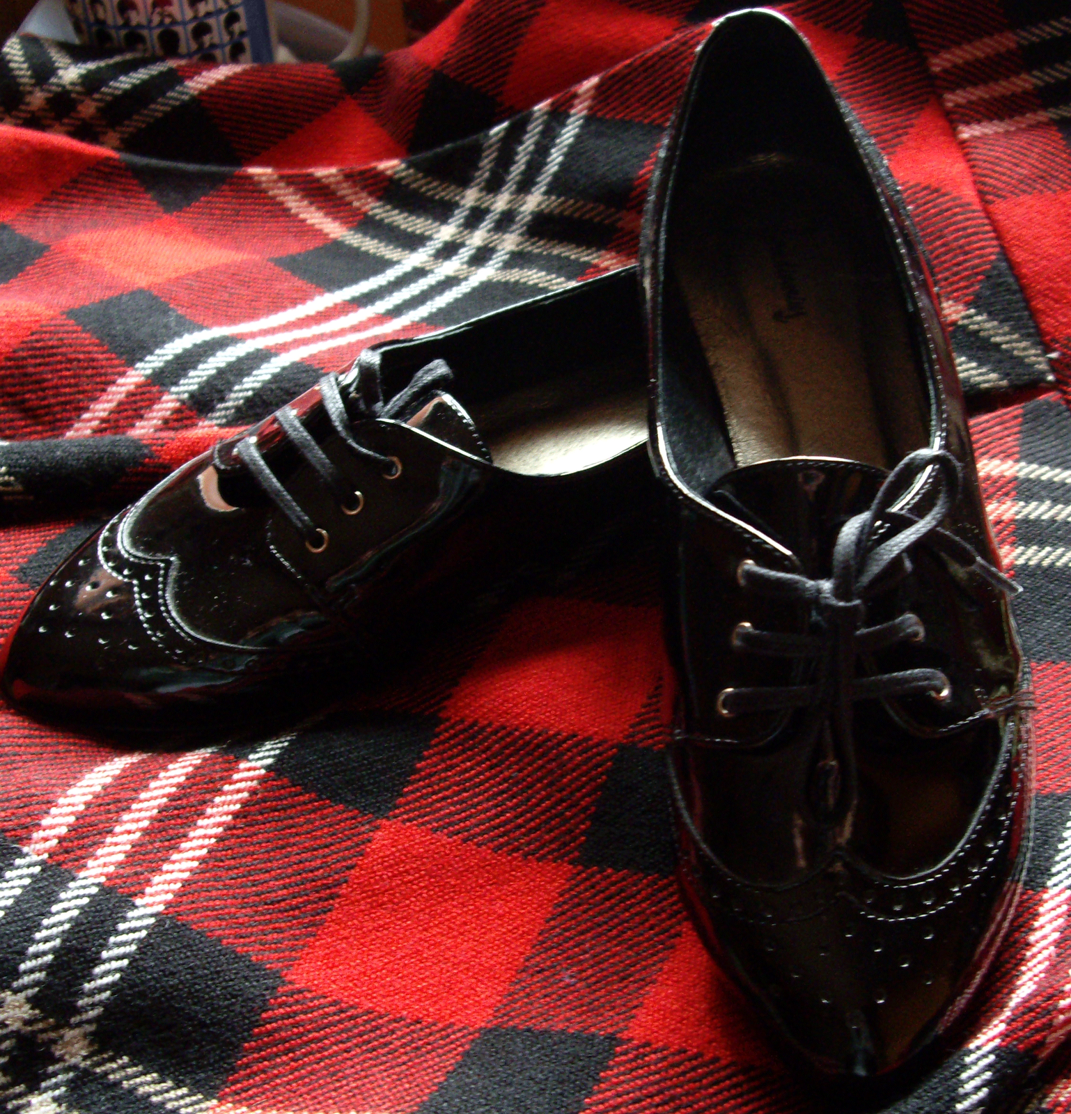 [zapatosnegros2.png]