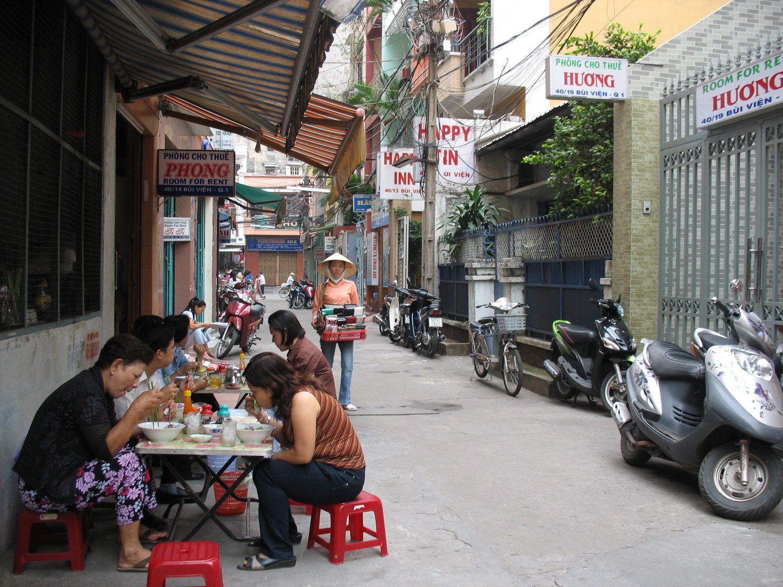 [Saigon+2008+our+street2.JPG]