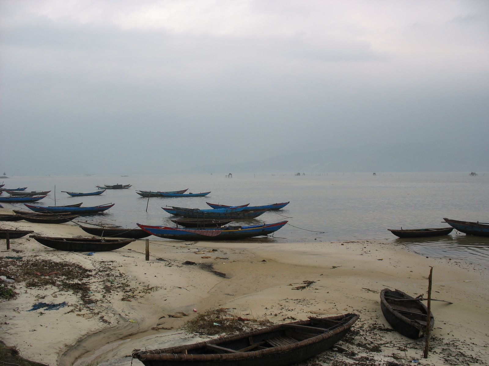 [Hoi+An+2008+boats.JPG]