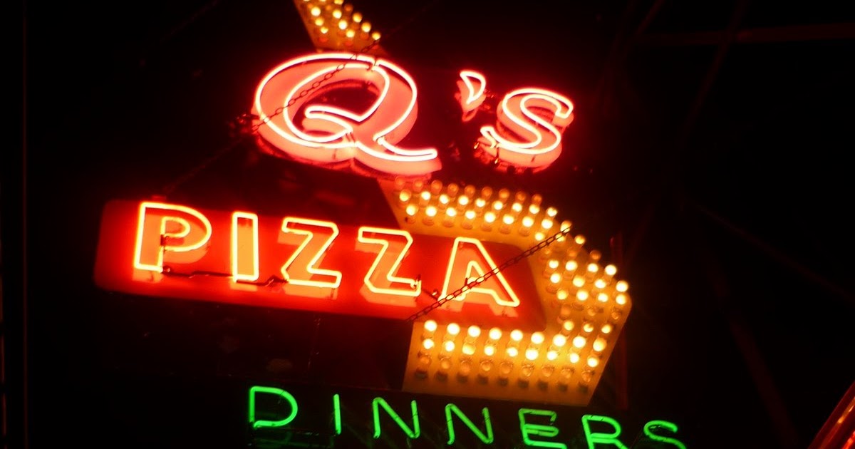 Smokin' Chokin' and Chowing with the King Q's Pizza in Hillside