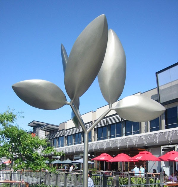 NZ Sculpture Auckland sculptor Grant Williams. Landscape Designer
