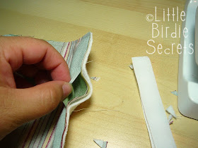 Little Birdie Secrets: how to make a luggage handle cover