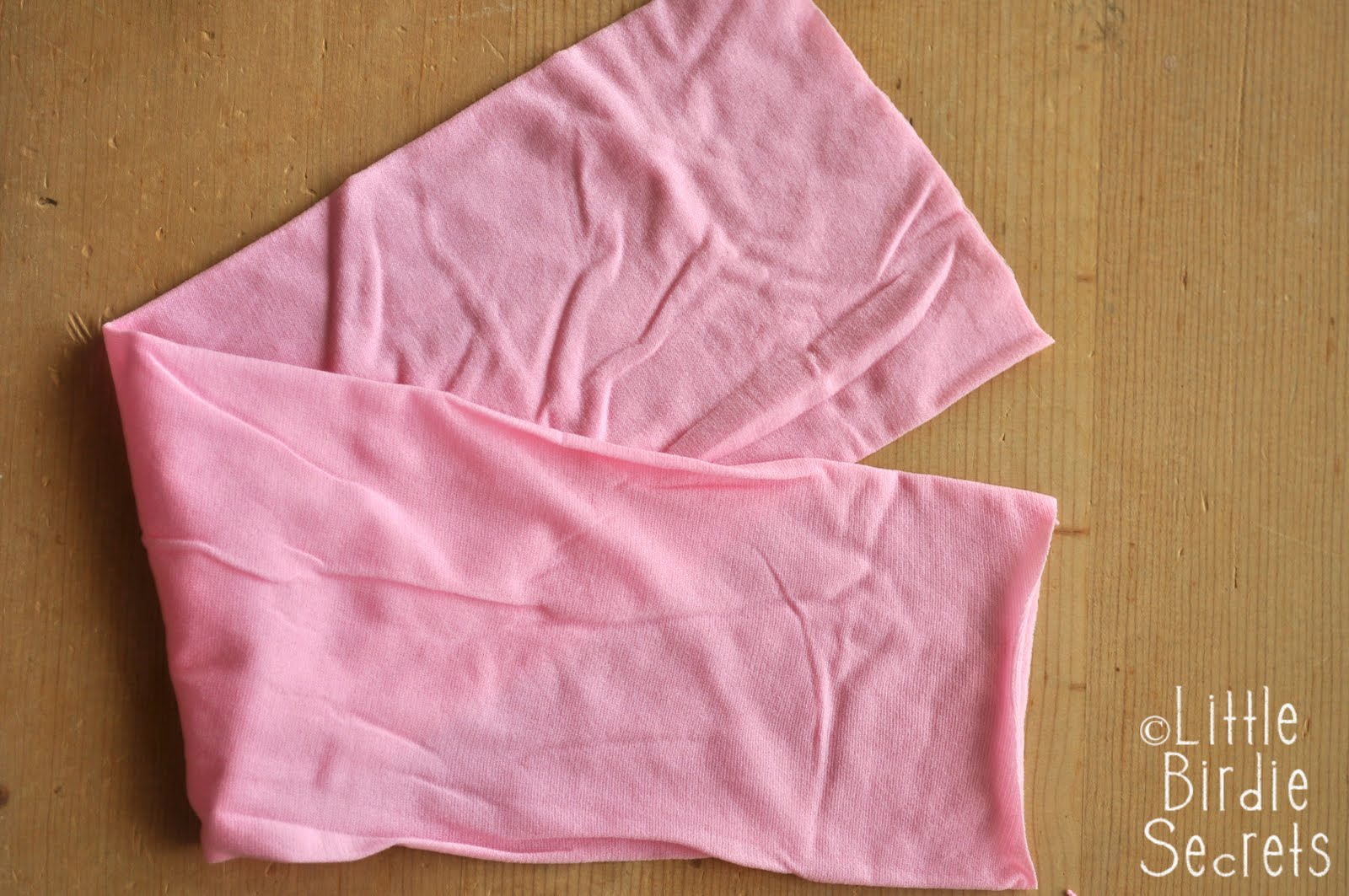 easy stretchy baby headband tutorial Little Birdie Secrets