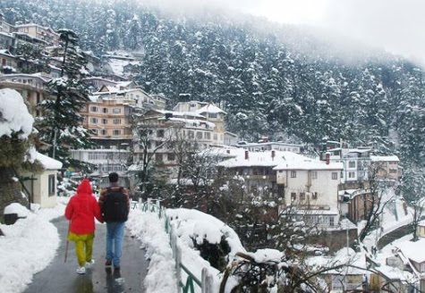 IANS, Shimla, 31 December : Over 100 tourists, mostly from West Bengal, IANS, Shimla, 31 December : Over 100 tourists, mostly from West Bengal,