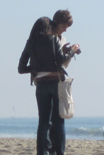 justin bieber and selena gomez kissing at the beach. Justin Bieber and Selena Gomez