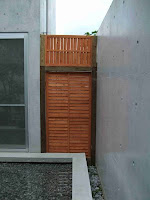 The bottom lattice opens like a door and can be walked through