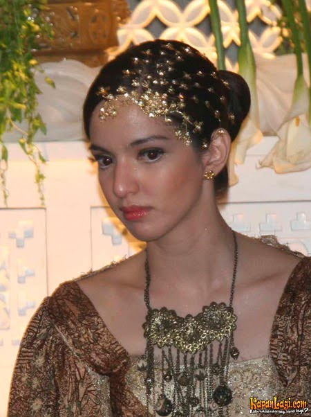 Kebaya Krisdayanti