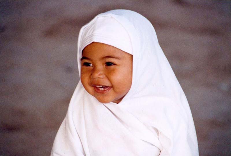 [Little_Muslim_Girl_by_mawi__bule.jpg]