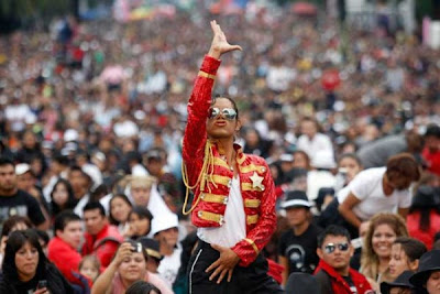 Most-people-dancing-Michael-Jacksons-Thriller-600x400.jpg