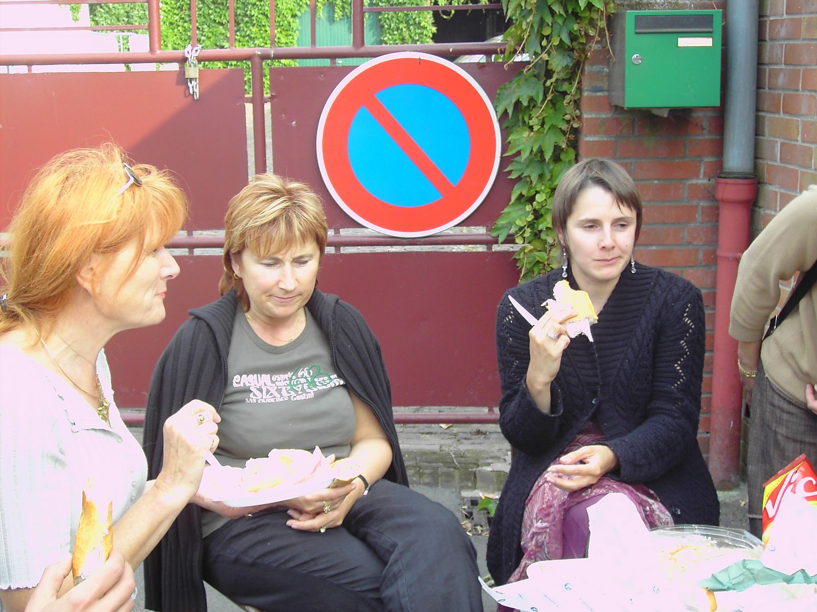 [PICT7732.JPG]