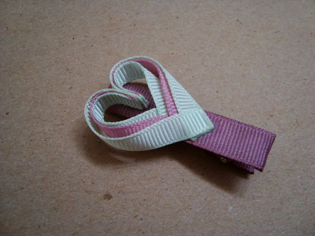bow ribbon triple hearts