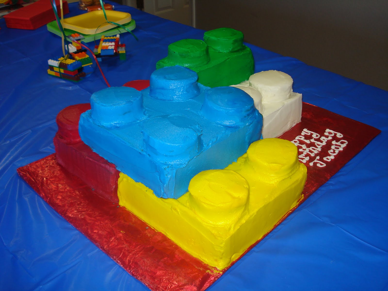 Dreaming in Buttercream: Lego Cake