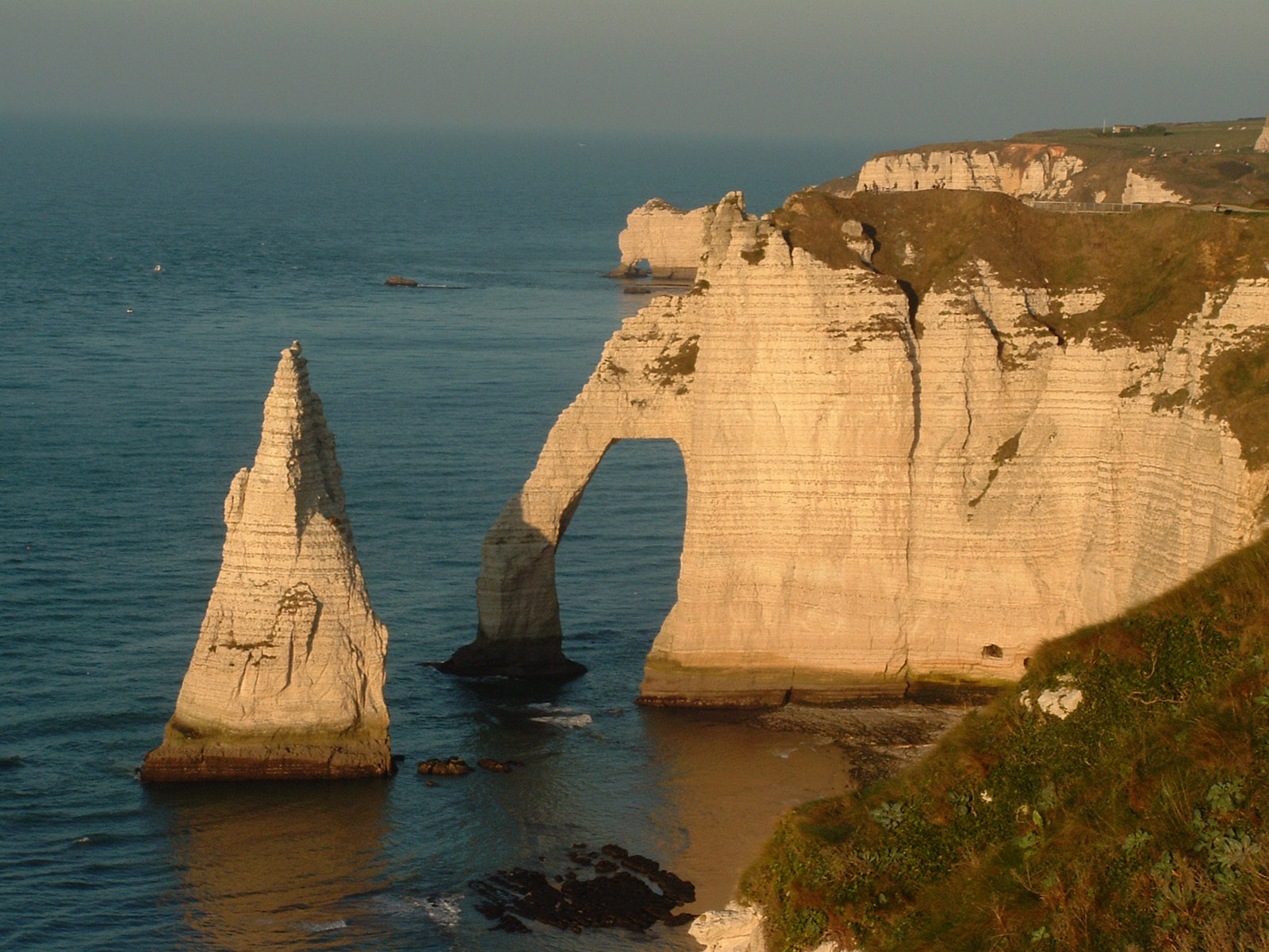 [etretat_falaises.jpg]