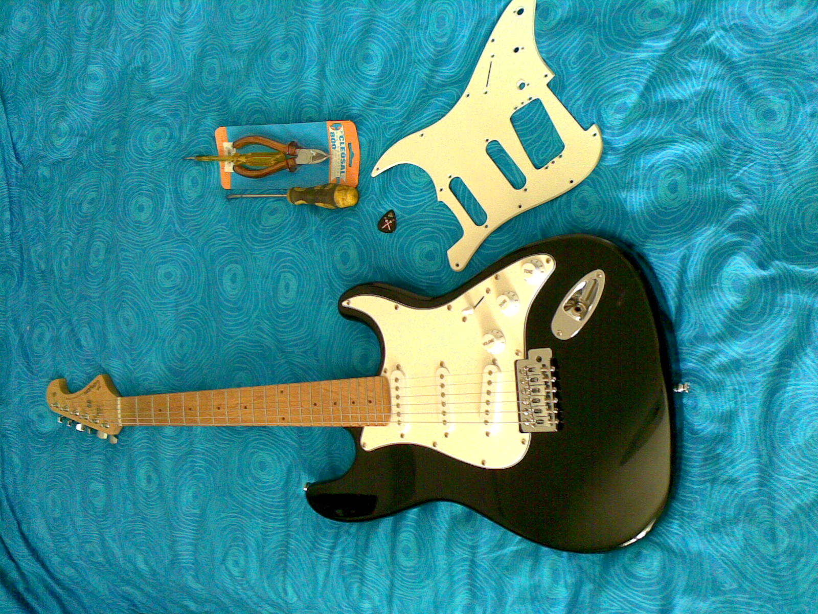 Changing pickup on a lowcost strat Guitar Dreamer