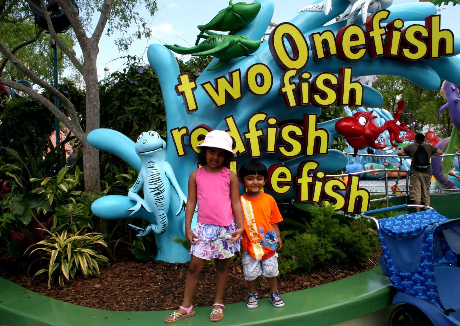 Cat In The Hat Hug Universal Orlando Cat In The Hat Hug Universal Orlando