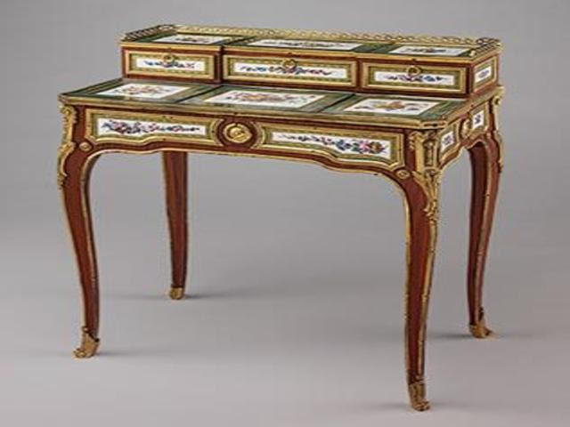 Enredando en el instituto: Los estilos del mueble en el siglo XVIII