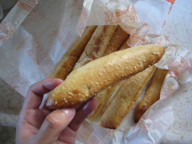 Review Little Caesars Crazy Bread Brand Eating