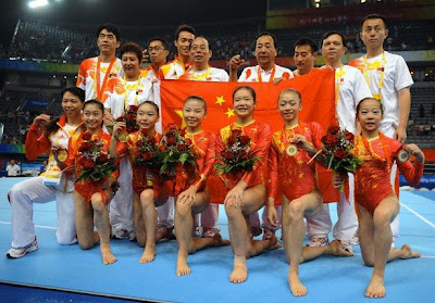 China, campeona olímpica por equipos de gimnasia
