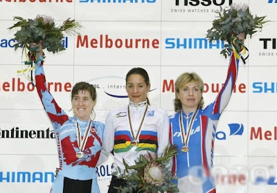 Melbourne 2004 - Yoanka González, Mandy Poitras y Olga Slyusareva