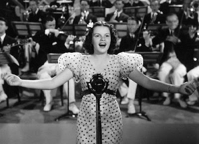 Judy Garland en Locuras de estudiantes (1936)