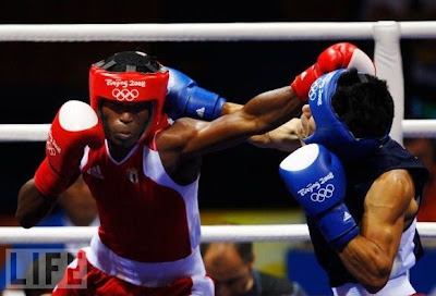 Carlos Banteaux, plata en boxeo