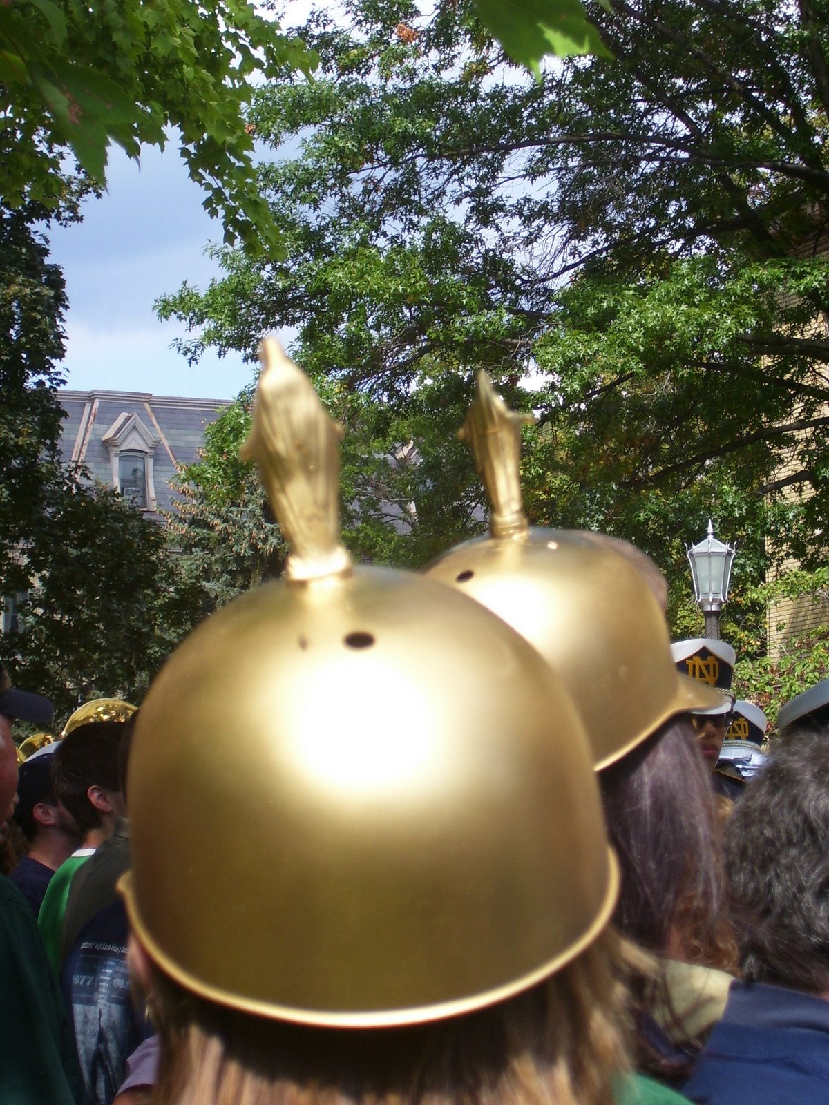 [notre+dame+pickelhaube]