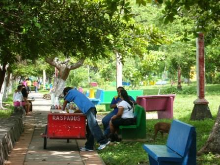 [lakefront+vendors.JPG]