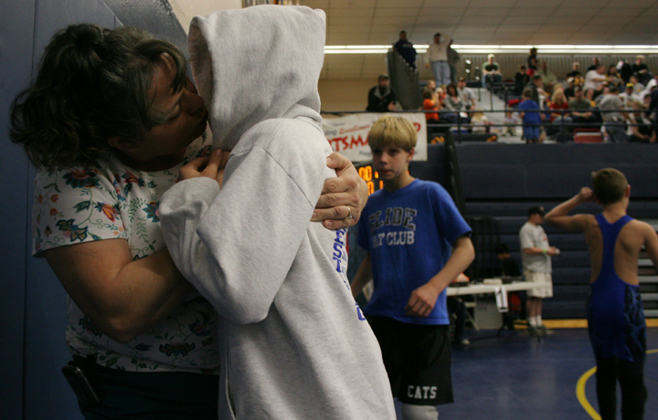 [wrestle.7.lres.jpg]